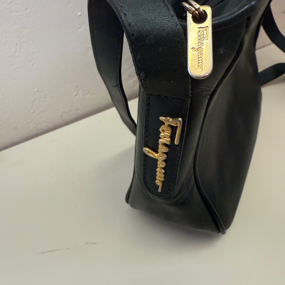 Vintage Salvatore Ferragamo Dark Green Leather Shoulder Bag -Excellent Condition - Picture 8 of 10